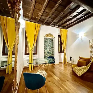 via-della-scala-suite.it-romehotels.com/